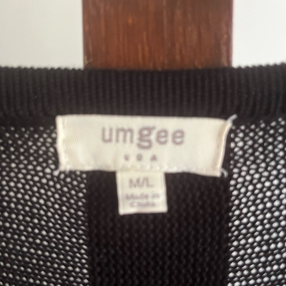 Umgee Black and Cream Geometric Women's Poncho - Picture 4 of 4